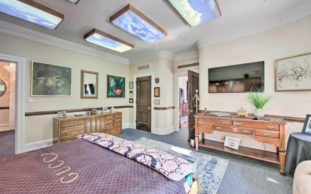 8 Mi to Hersheypark: Luxe Manor in Annville