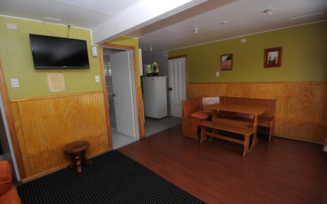 Cabañas y Hostal Borde Rio