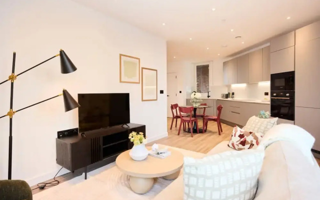 The Tottenham Wonder - Pleasing 2bdr Flat With Balcony
