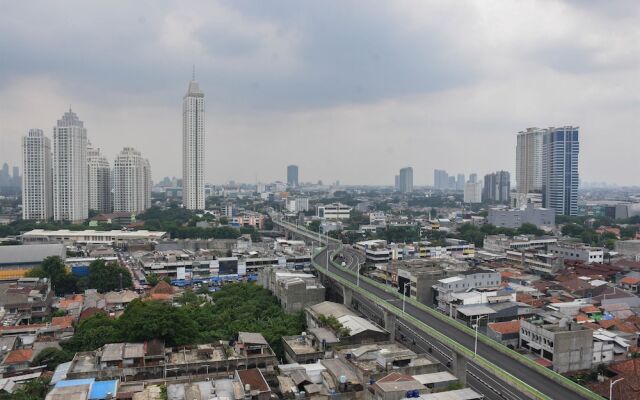 Elegant And Comfy Studio Kebayoran Icon Apartment