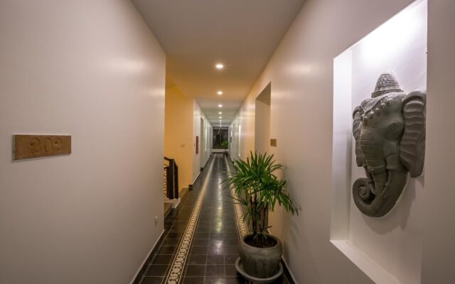Silver Palms Residence