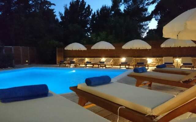 Anastazia Luxury Suites & Rooms