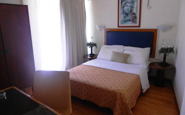 Adams Hotel