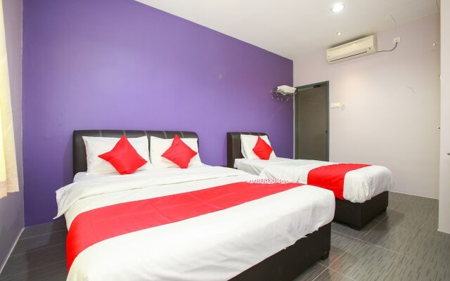 De Hotel by OYO Rooms