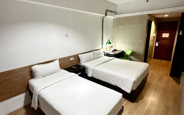 Travelbee Seaside Inn