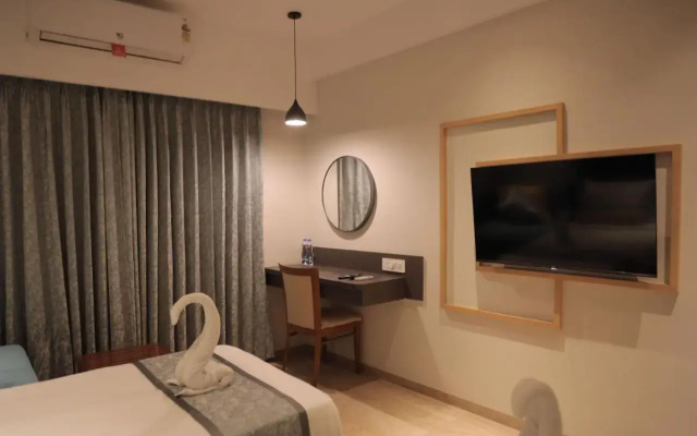 The Excellency by OYO Rooms