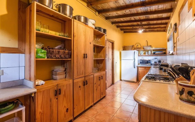 Cozy Villa Close to the Rive in Arroyo Frio
