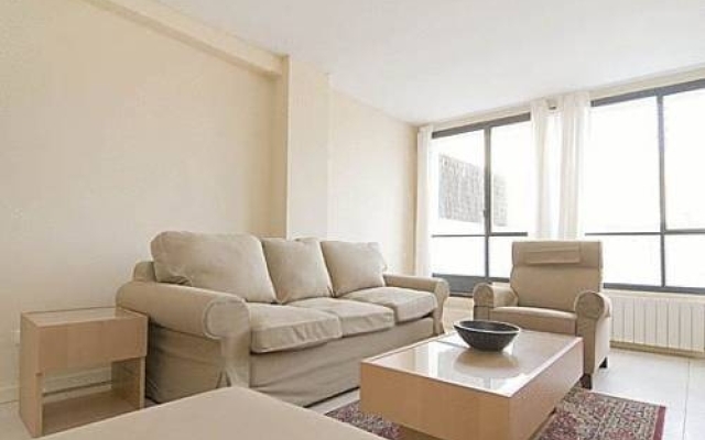 Rent4days Sants Apartments