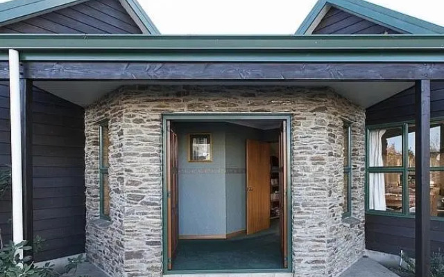 Tranquil Tipperary - Arrowtown Holiday Home