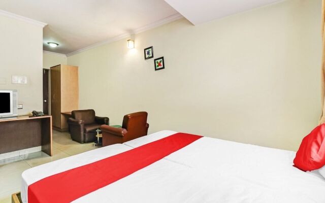 OYO 60932 Hotel Basera Inn
