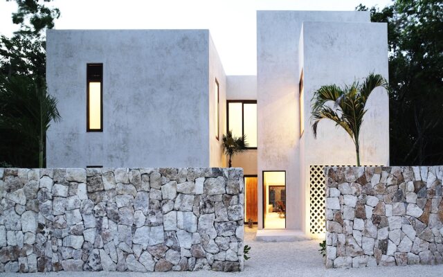 The Mayan Jungle House