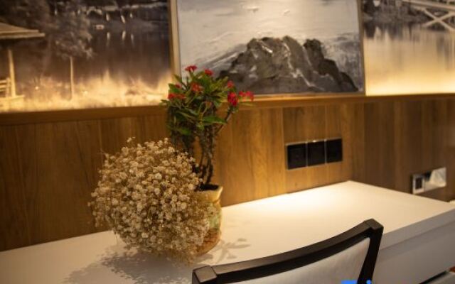 Xiamen Baihaishu Hotel (Huanghua Beach, Huandao Road)