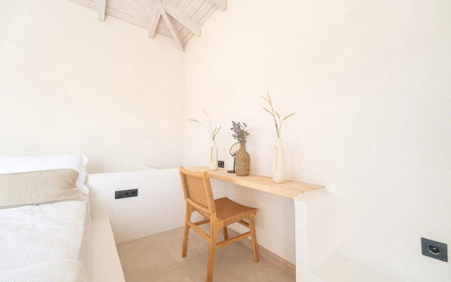 Drio Kythnos Suites