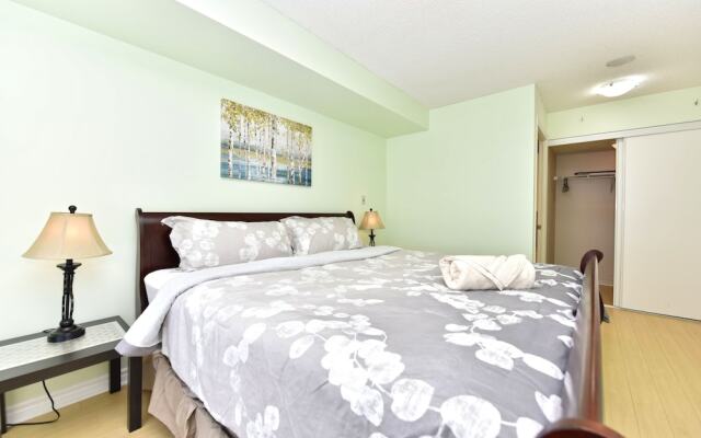 Sarkar Suites - 3888 Duke of York Blvd