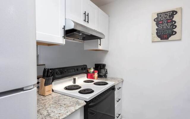 Apts at S 8th by NamaStay