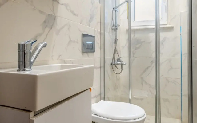 Refreshing and Central Apartment in Beyoglu