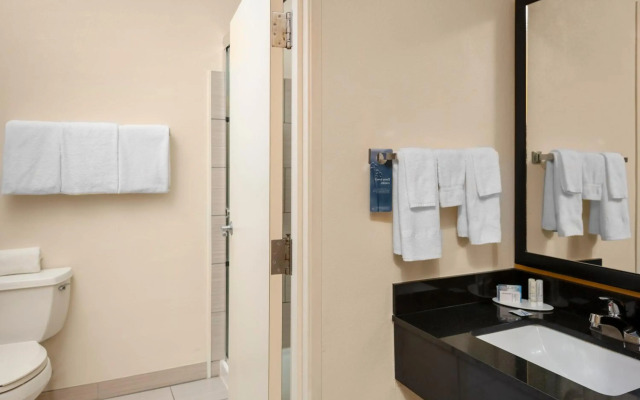 Wyndham Cleveland Airport