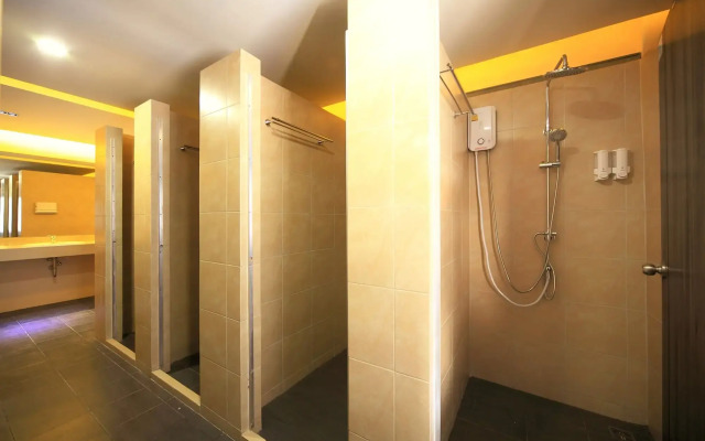 Tuk Tuk Hostel
