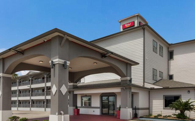Red Roof Inn Plus+ Galveston - Beachfront