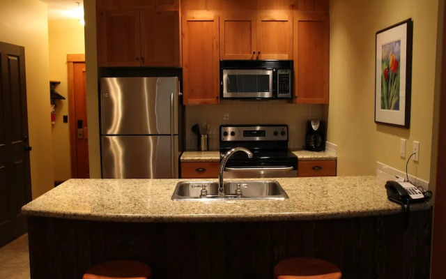 Timberline Lodges by Fernie Lodging Company