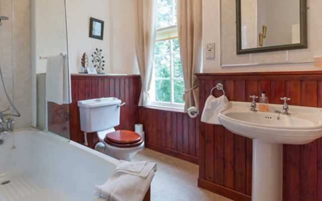 Abbots Brae Hotel