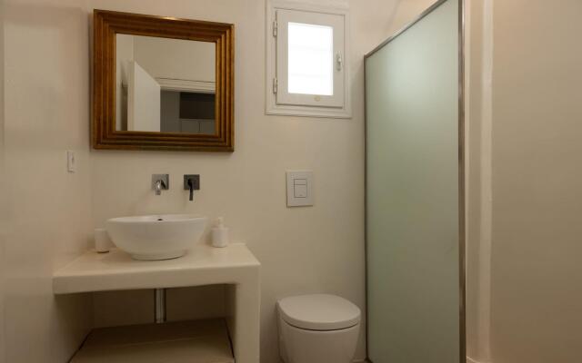 Luxury House with Private Jacuzzi 2A