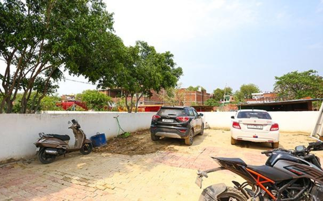 Fabhotel Shivam Palace