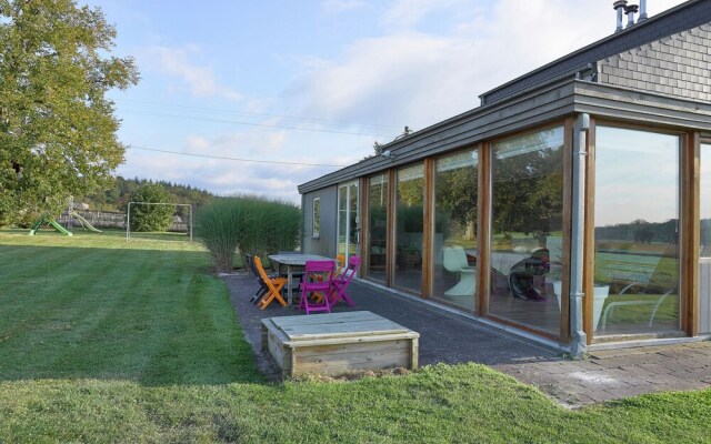 Beautiful Holiday Home with shared Pool in Eprave