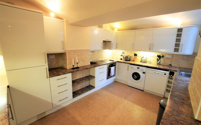 Clifton Serviced Apartments