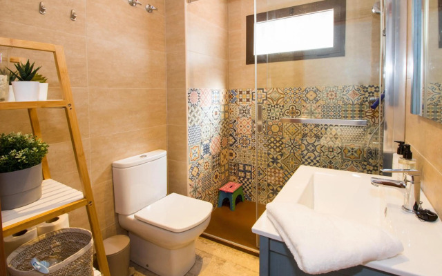 Perfectly located beachside apartment in Elviria Marbella