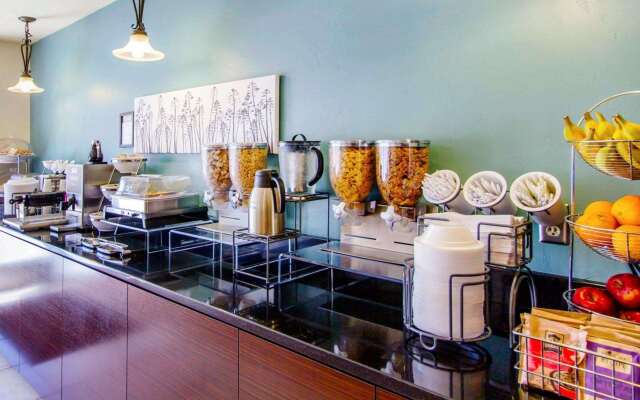 Sleep Inn & Suites Evansville - Casper