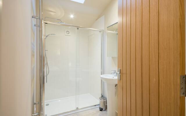 Tay Lodge, Sleep 6, Real log Stove, pet Friendly
