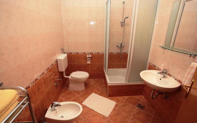 Apartments Akmadzic