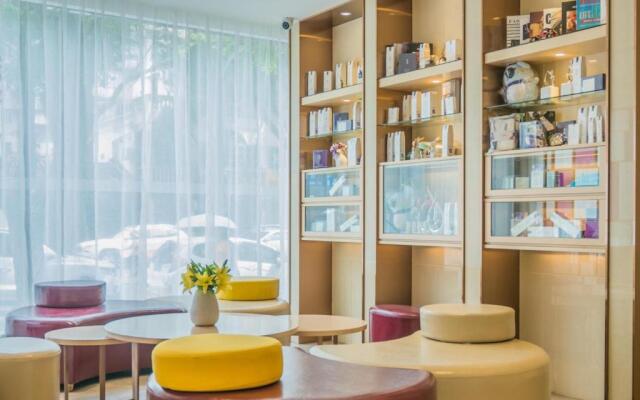 Lavande Hotels· Qinglv Zhong Road Opera
