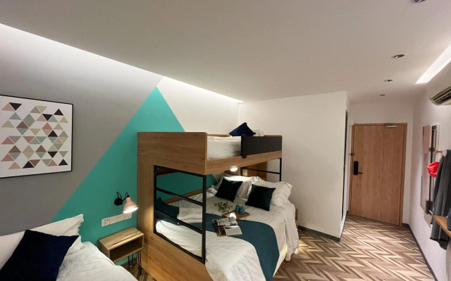 Apple 1 Hotel Queensbay