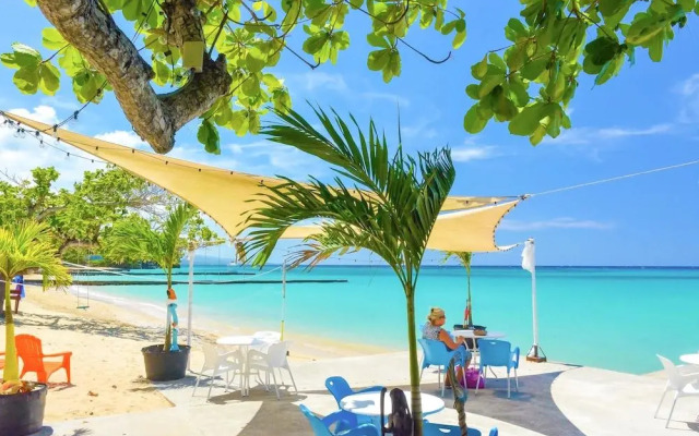 Kaz Kreol Beach Lodge