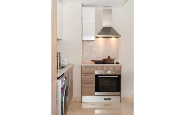 Elegant & Edgy 2 BR w Beach & Pool Mangroovy