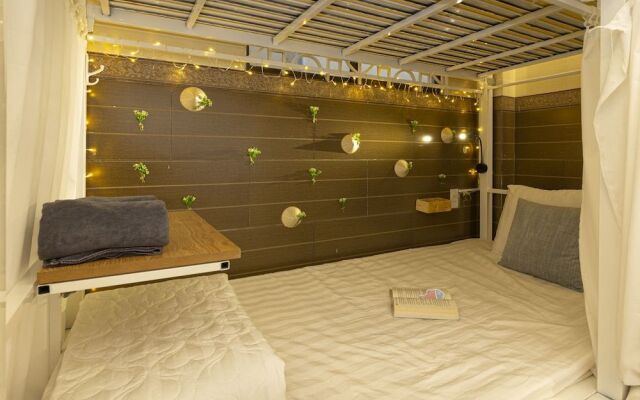 The Art - Nice To Home Saigon - Hostel