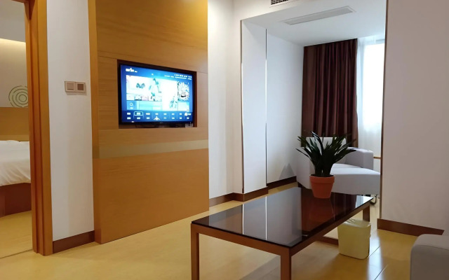 GreenTree Inn Fuyang Technician College