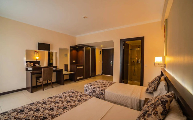 Sunshine Holiday Resort