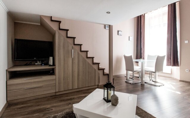 Kazinczy 12 Apartment