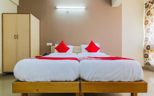 OYO 18505 Hotel Rukmini