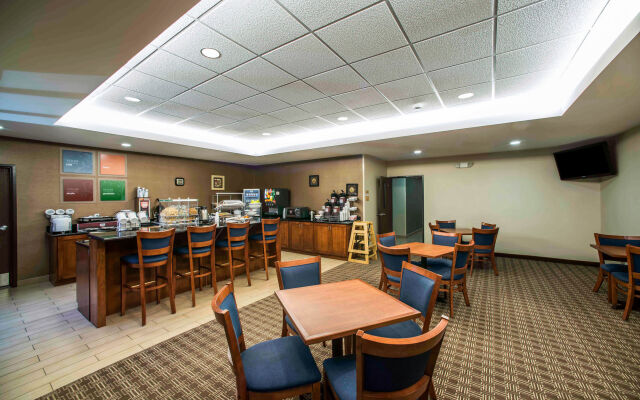 Comfort Inn & Suites Marion I-57