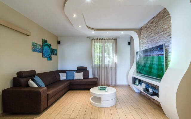 Amazing Home in Milna With 6 Bedrooms, Wifi and Outdoor Swimming Pool