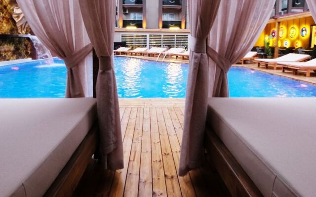 Duqqan Deluxe Hotel