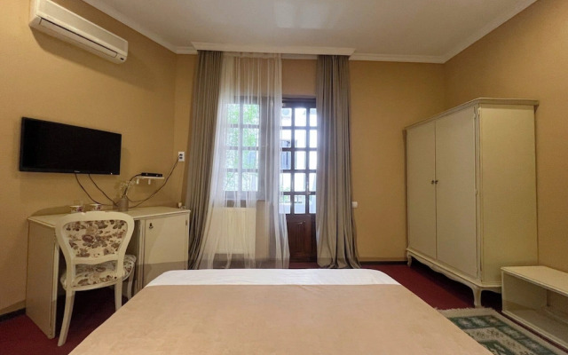 Hotel DEMI