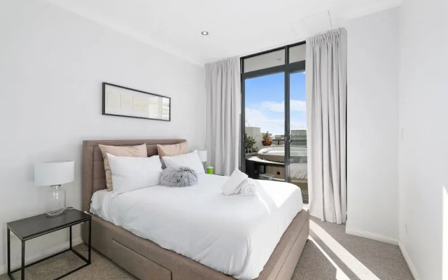 Darling Harbour Penthouse Views & Hot Tub