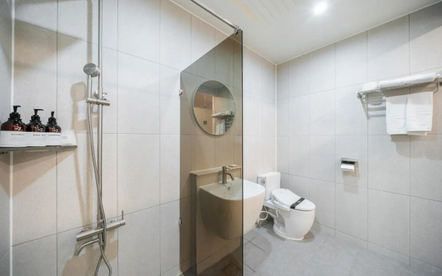 The 7 Business Hotel