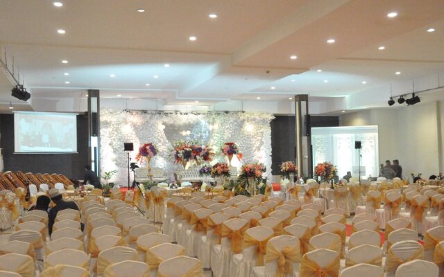 Garuda Plaza Hotel