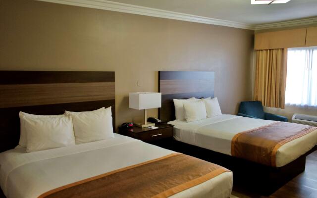 Best Western China Lake Inn